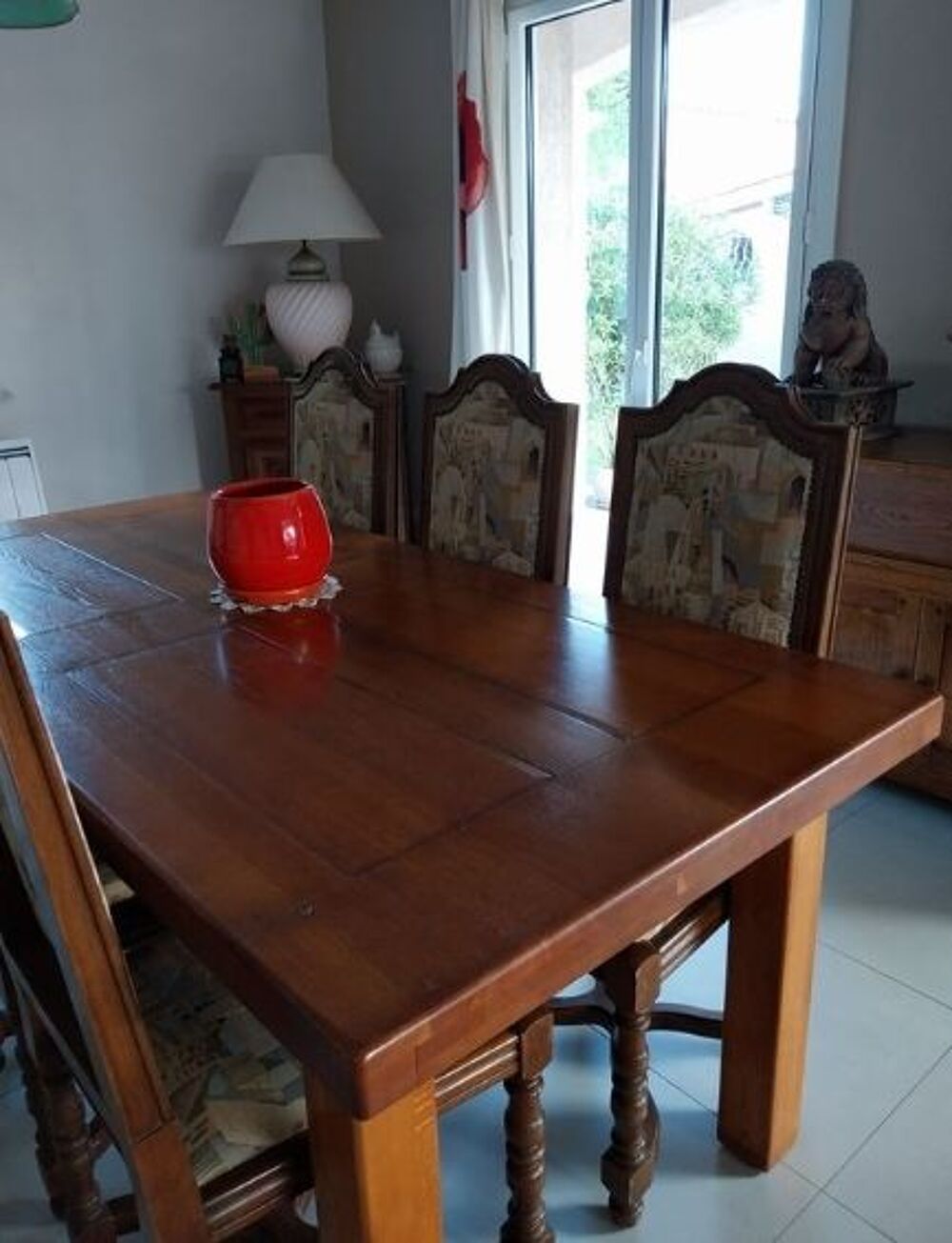 une table en ch&ecirc;ne massif avec 2 rallonges et 6 chaises Meubles