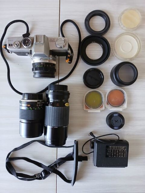 Minolta SRT-101 - 3 objectifs f75-210 f135 f55 - accessoires 165 Bagnols-sur-Cze (30)