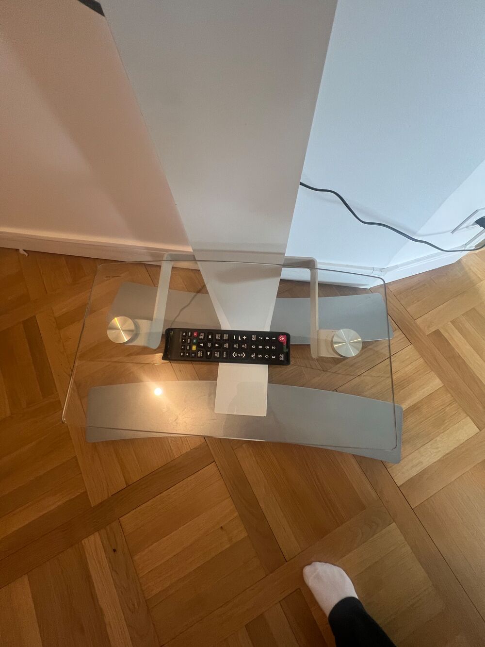 &agrave; vendre - t&eacute;l&eacute;viseur Samsung incurv&eacute; avec meuble TV Erard blanc sur roulettes Photos/Video/TV