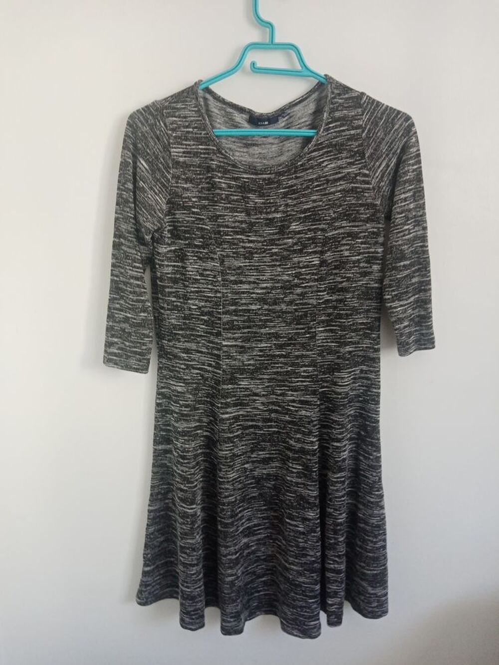 Lot 2 robes KIABI 40 Vêtements