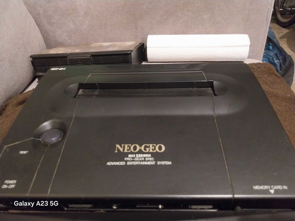 n&eacute;o g&eacute;o, console de salon aes premi&egrave;re g&eacute;n&eacute;ration (1991) Consoles et jeux vidéos