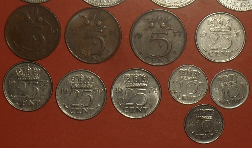 18 Pi&egrave;ces de monnaie PAYS BAS / NEDERLAND. 