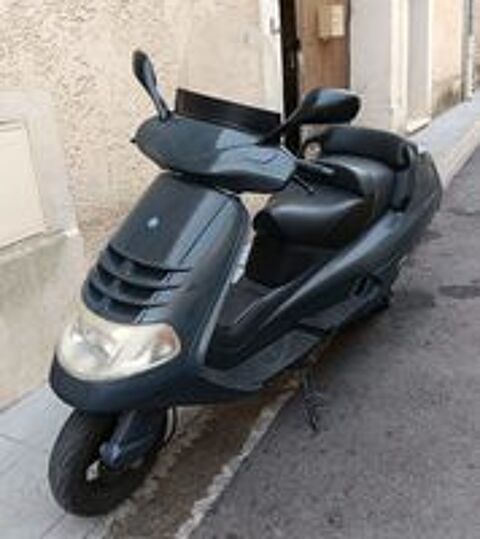 PIAGGIO 2002 occasion 34750 Villeneuve-l&egrave;s-Maguelone