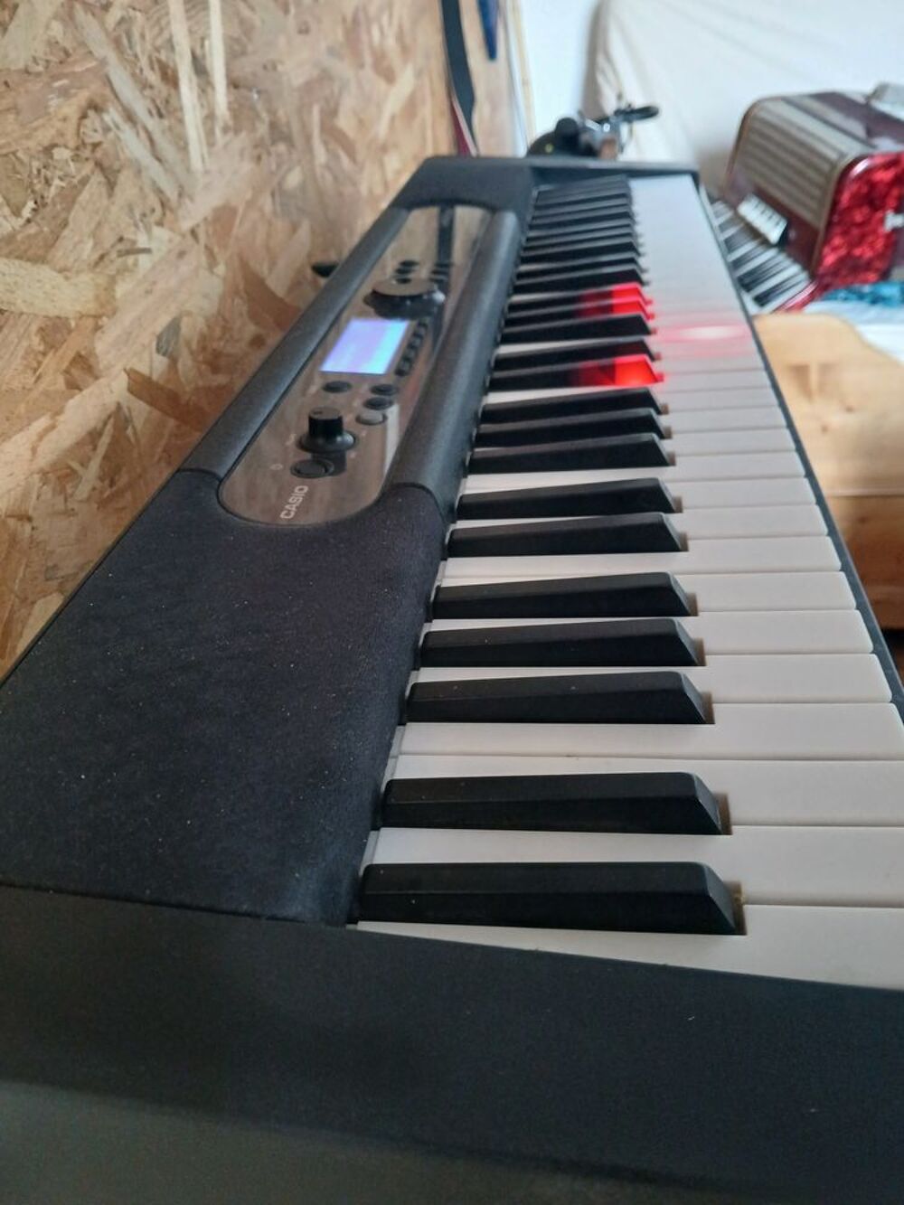 Piano &eacute;lectrique- Casio Lks450 - touches &eacute;clair&eacute;es Instruments de musique