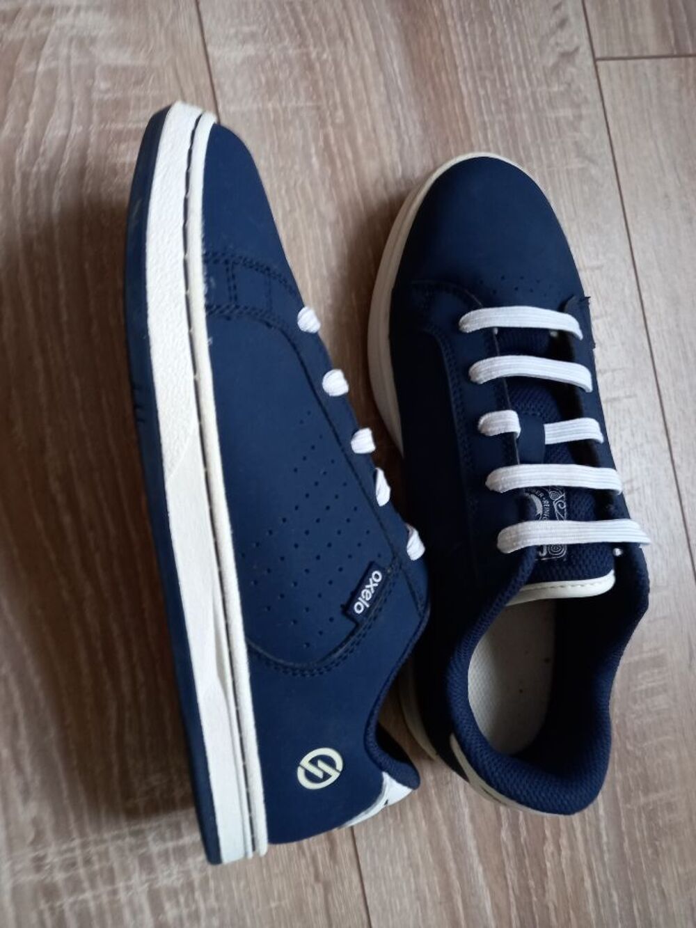 Basket bleu marine marque Oxelo taille 37 Chaussures