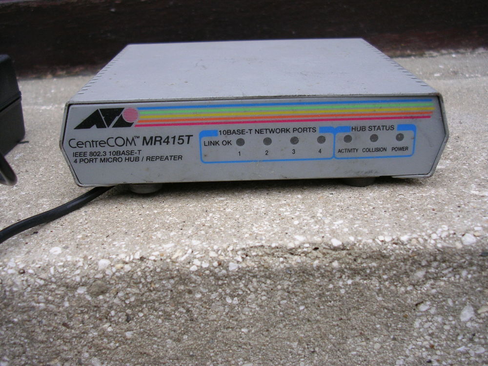SWITCH 4 PORTS ALIED Matériel informatique