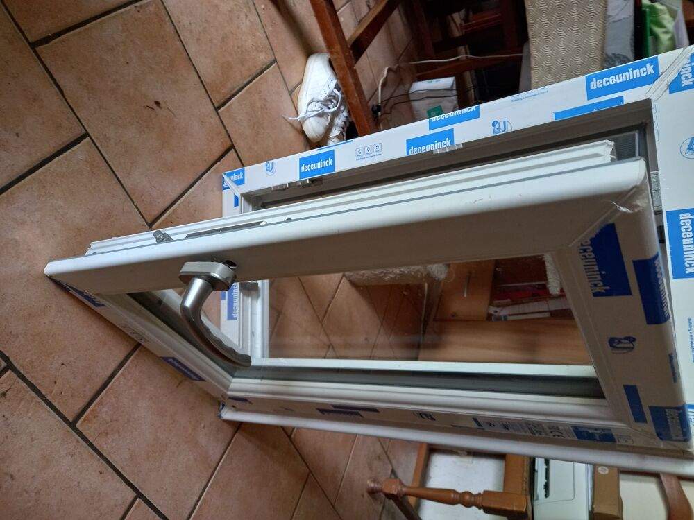 FENETRE DE SALLE DE BAIN Bricolage