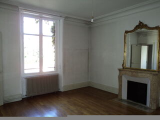  Appartement à louer 6 pièces 184 m²