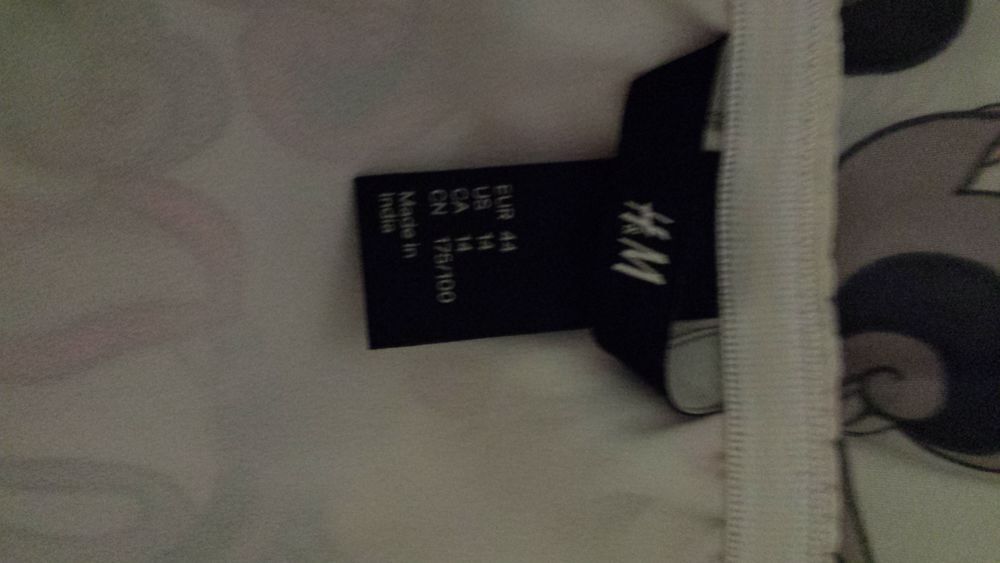 N&deg; 433 ROBE LONGUE H &amp; M
TAILLE EUR 44
Vêtements