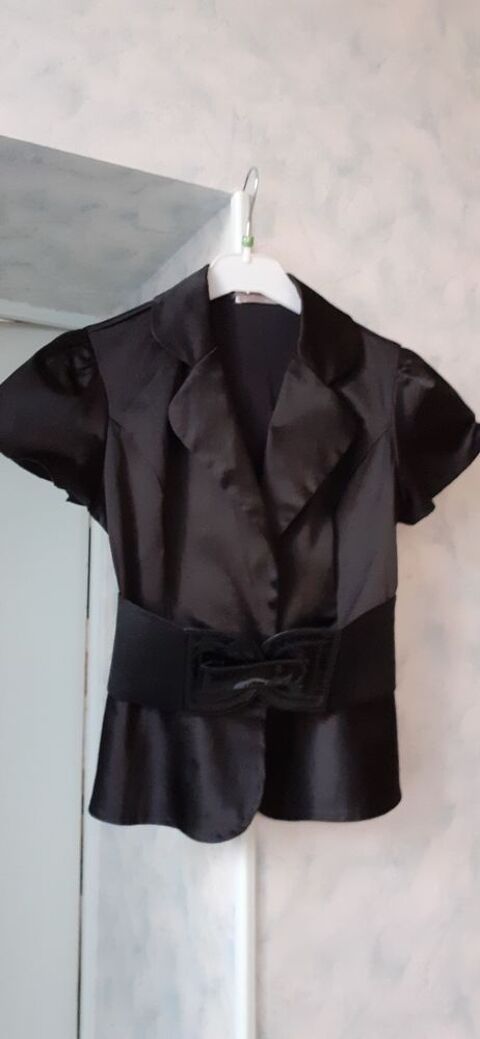 Blazer manches courtes taille 2 8 Grisolles (82)