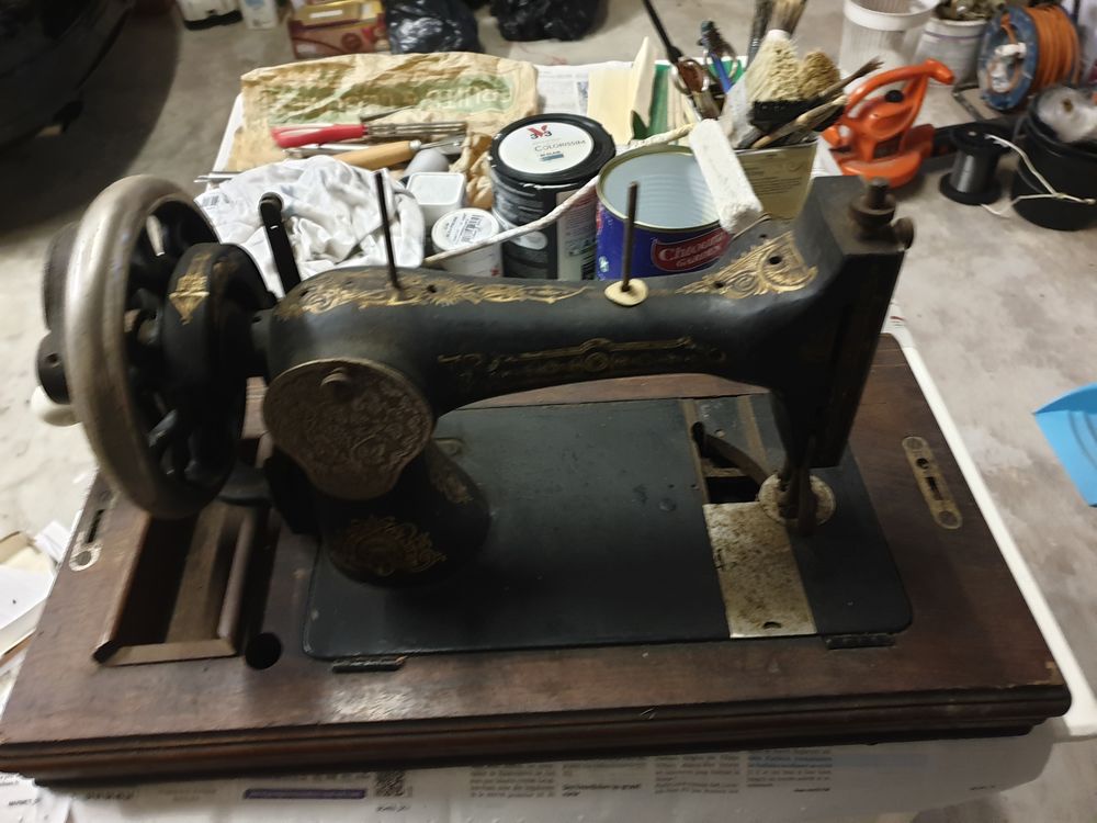 MACHINE A COUDRE
