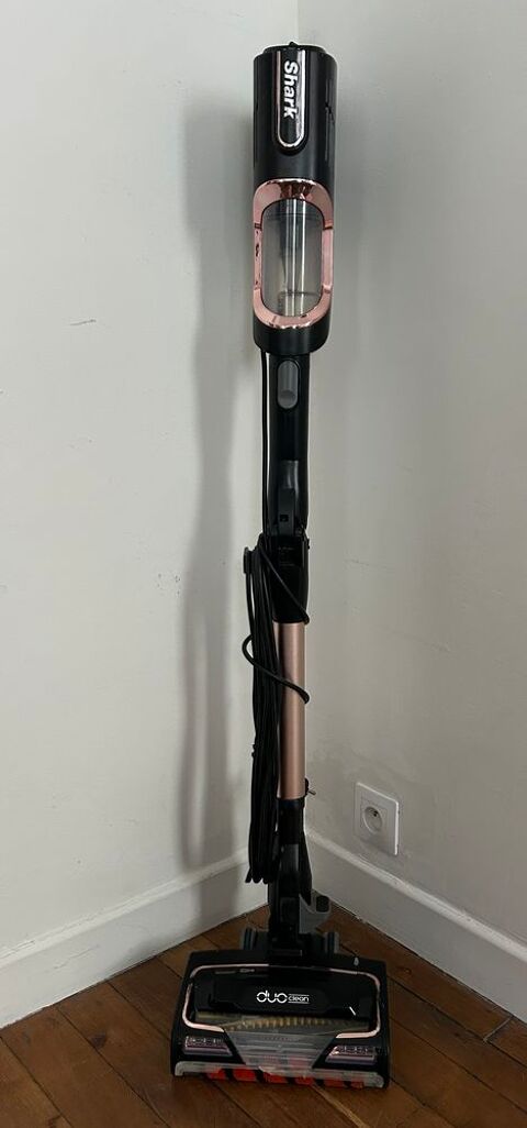 ASPIRATEUR BALAI FILAIRE SHARK MOD�LE HZ500EUT 110 Paris 14 (75)