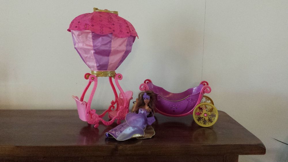 barbie et son carrosse montgolfiere Jeux / jouets