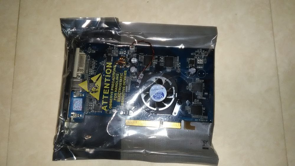 Carte graphique ATI Radeon 9600 Pro Atlantis 256MB DDR2 Matériel informatique
