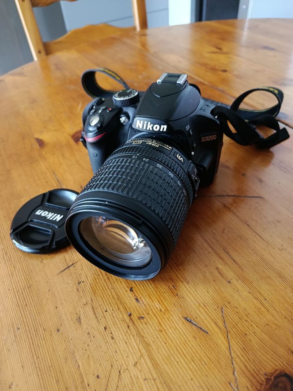 Nikon D3200 + 18-105mm, - de 11k d&eacute;clenchements
Kit complet Photos/Video/TV