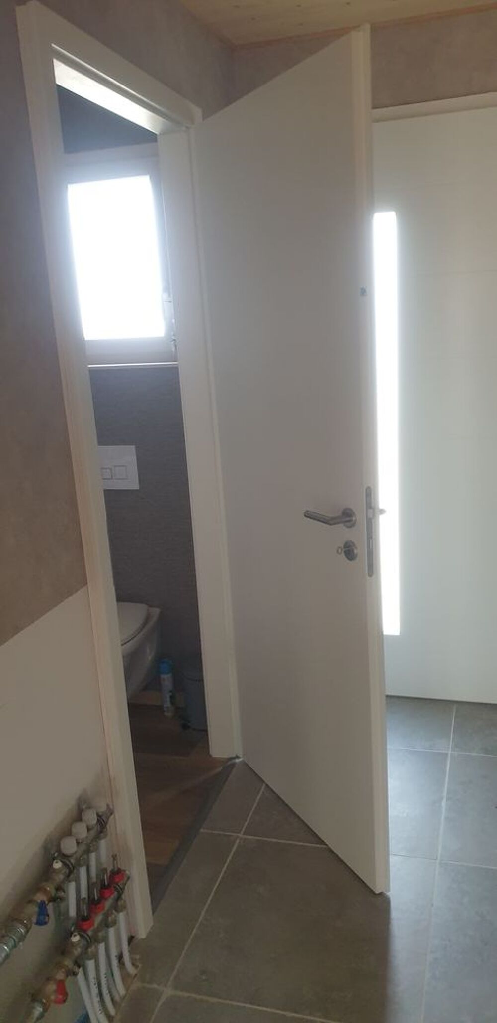 Porte int&eacute;rieure blanche avec poign&eacute;e Meubles