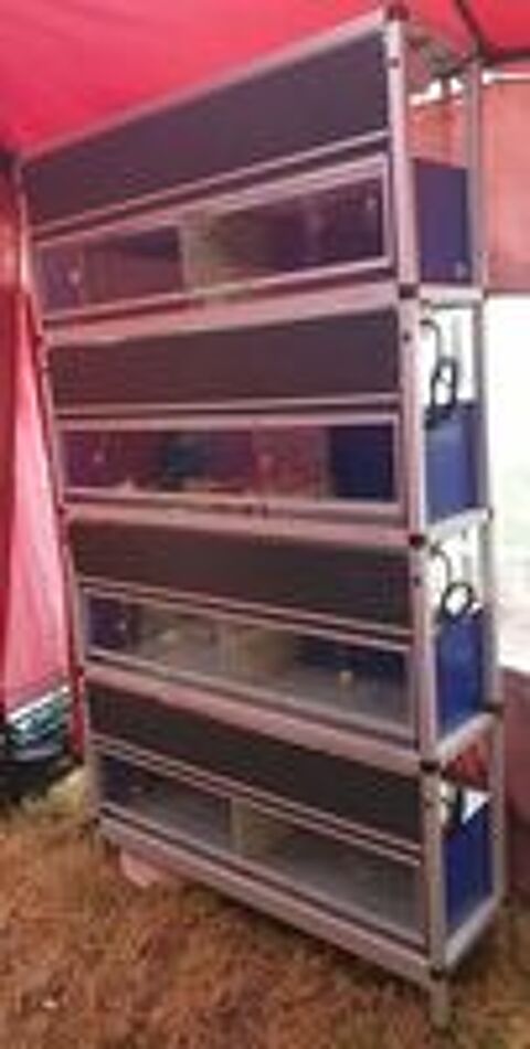   ce rack de 4 terrariums en aluminium 