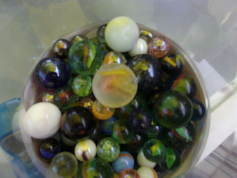 lot de billes de toutes tailles 12 Villars-les-Dombes (01)