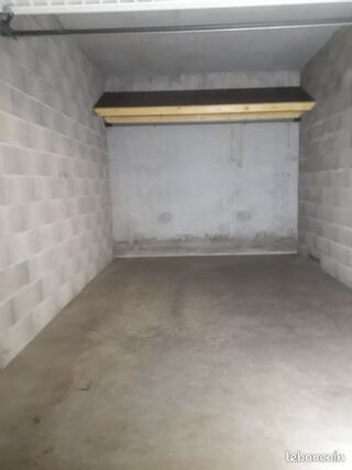  Parking / Garage à louer 12 m² Caluire-et-cuire