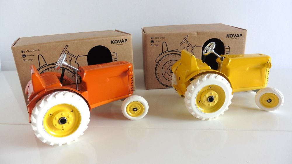 2 Tracteurs en t&ocirc;le KOVAP 1/25 