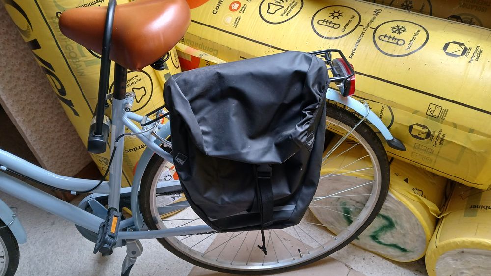 VELO DE VILLE TRES BON ETAT TOUT EQUIPE V�los