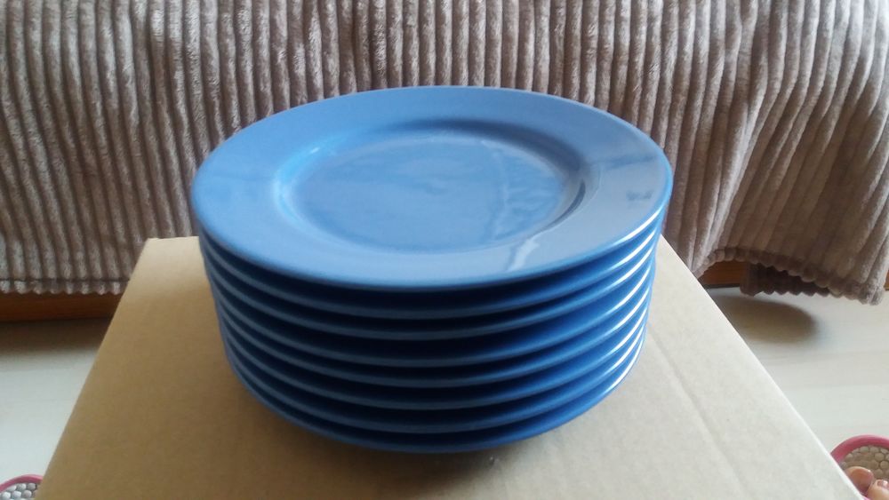 Assiettes &agrave; dessert en faience Cuisine