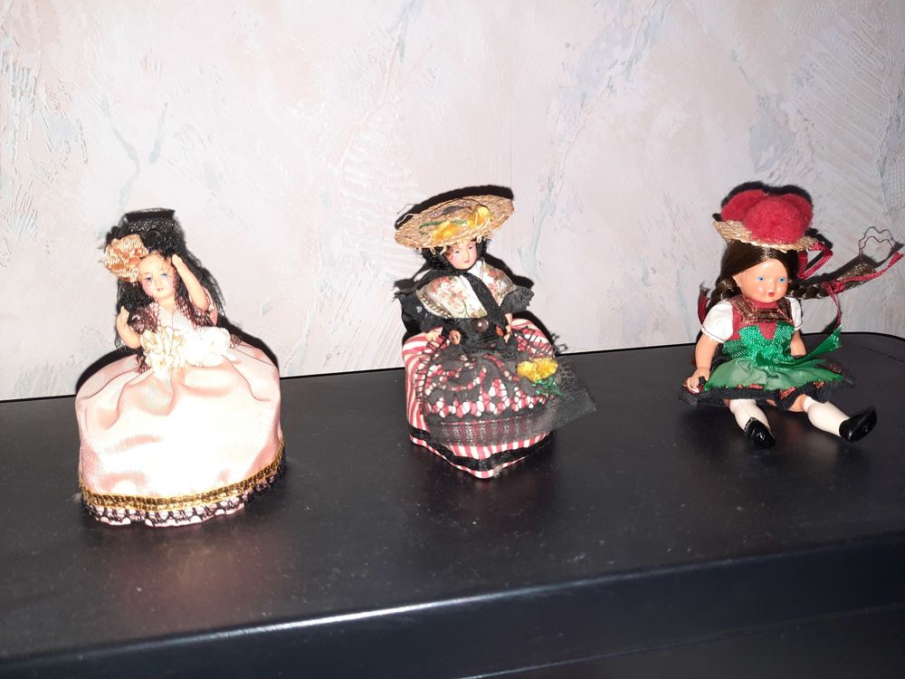 9 POUPEES COLLECTION 