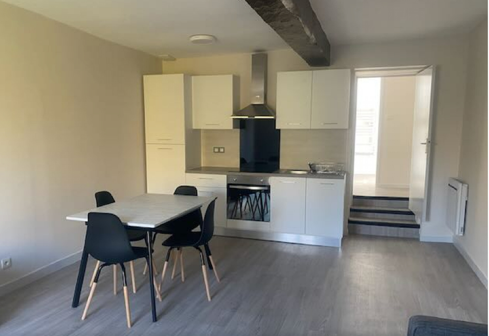 Location Appartement Bel Appartement T3 meublé lumineux proche commerces Iguerande