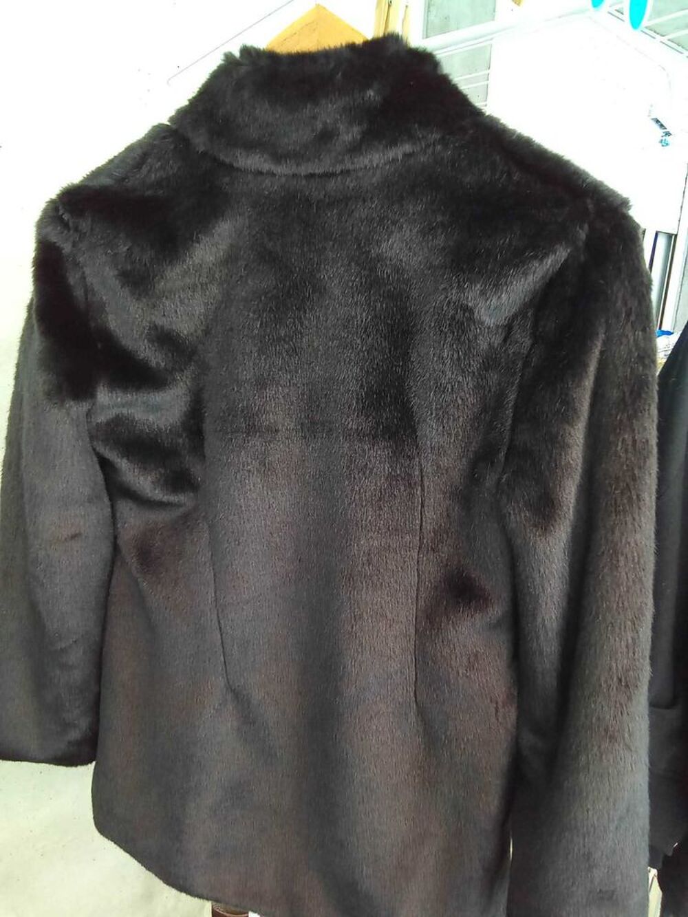 Veste courte taille M Vêtements
