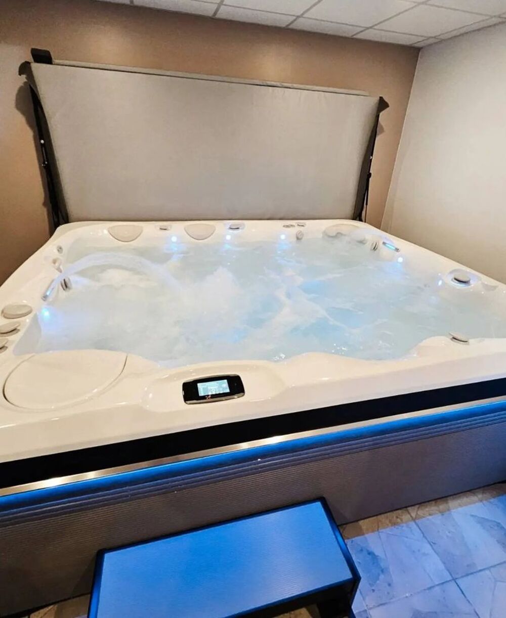 SPA 8 PLACES HAUT DE GAMME Jardin