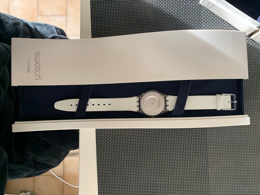 Montre Swatch lustrous bliss diamants Bijoux et montres