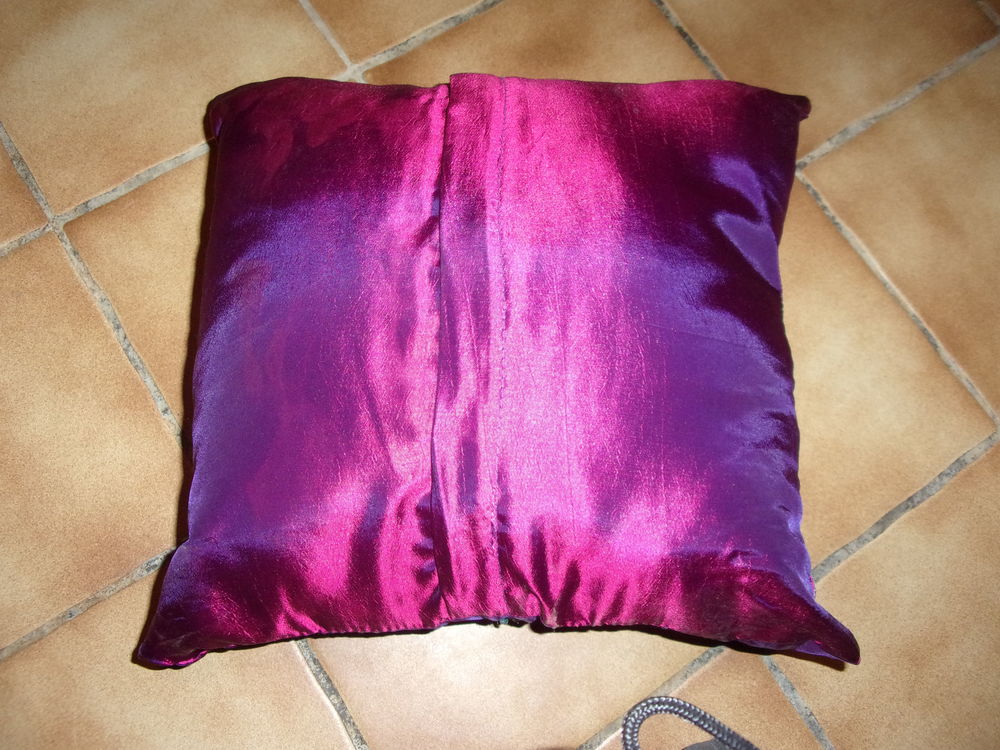 Coussin brod&eacute; Décoration