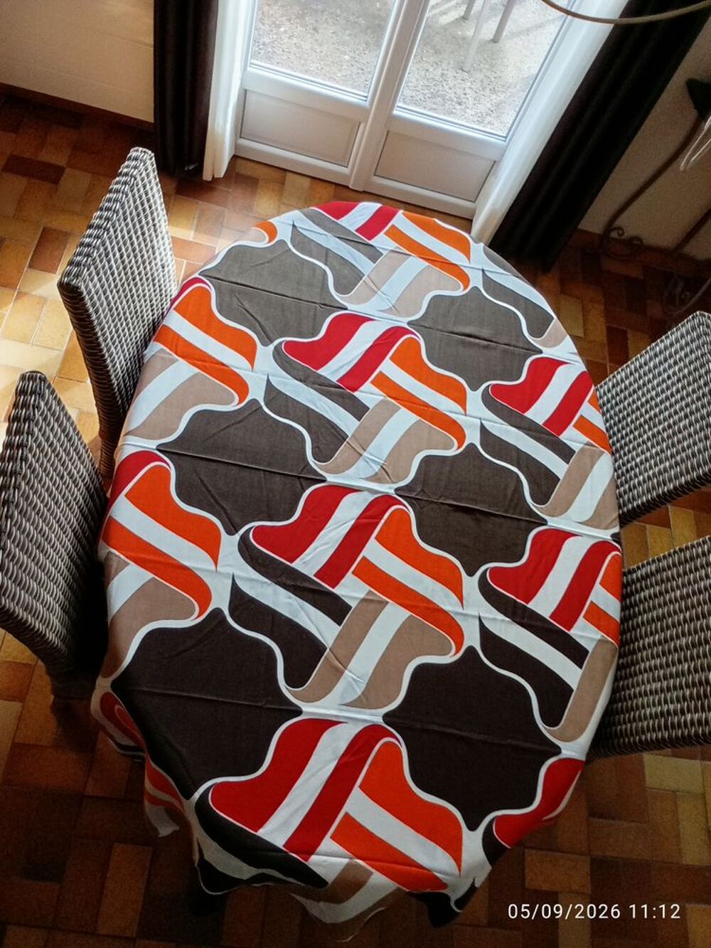 1 nappe et ses 8 serviettes VINTAGE ANNEE 70 Cuisine