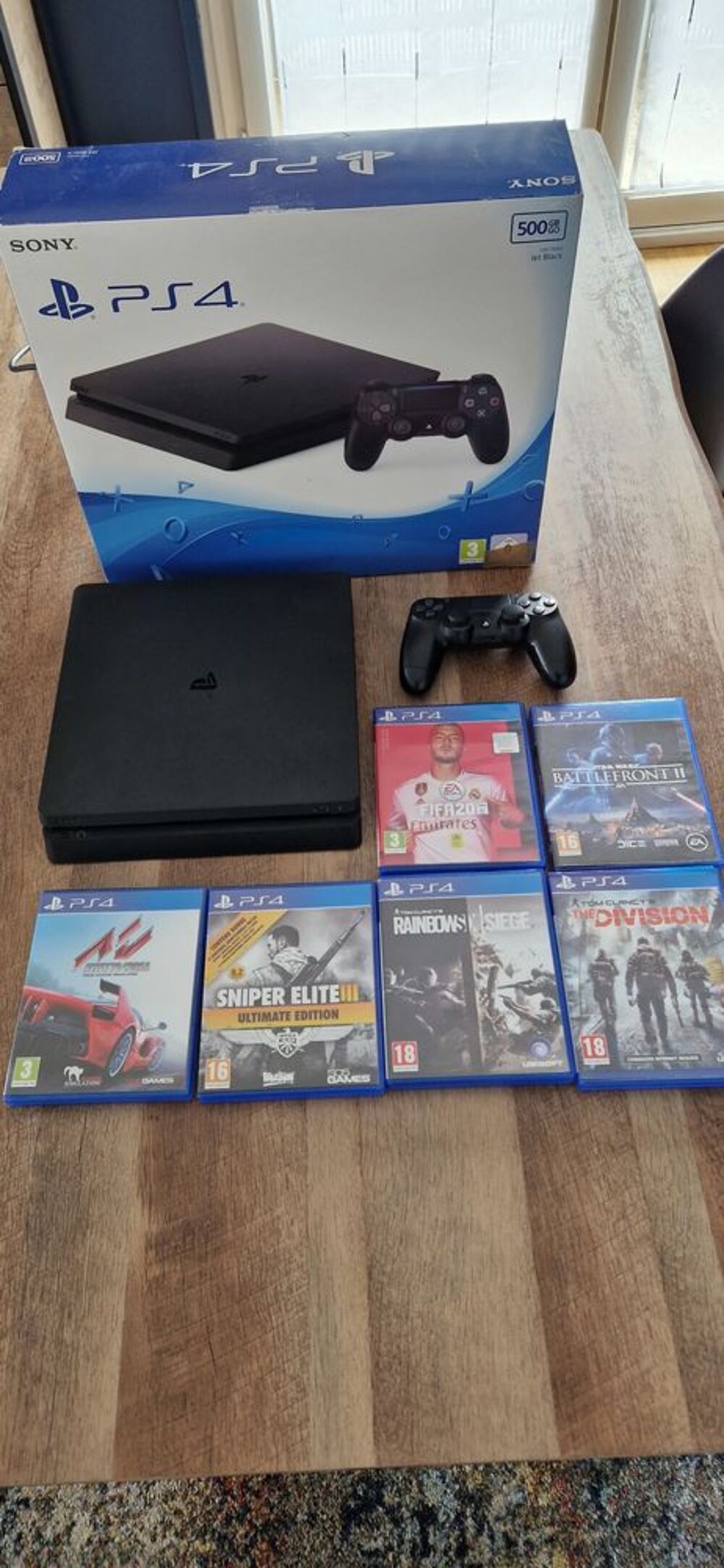 PS4 Slim Consoles et jeux vidéos