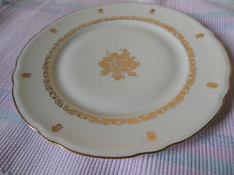 Assiette plate d�corative   Porcelaine Vierzon 8 Vouzeron (18)