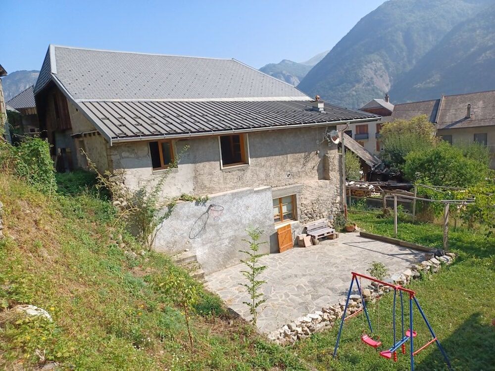 Vente Maison AINTE MARIE DE CUINES Propriété atypique et de caractère avec terrain et terrasse 1.100 m2 et bénéficiant d'une vue dégagée Sainte-marie-de-cuines