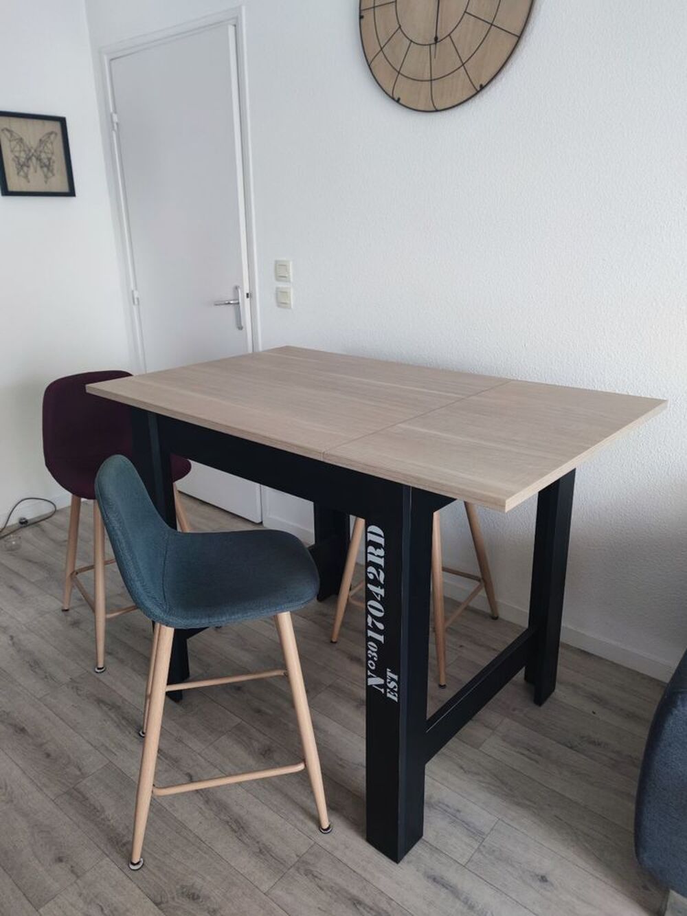 Table moderne mange debout et 4 chaises Meubles