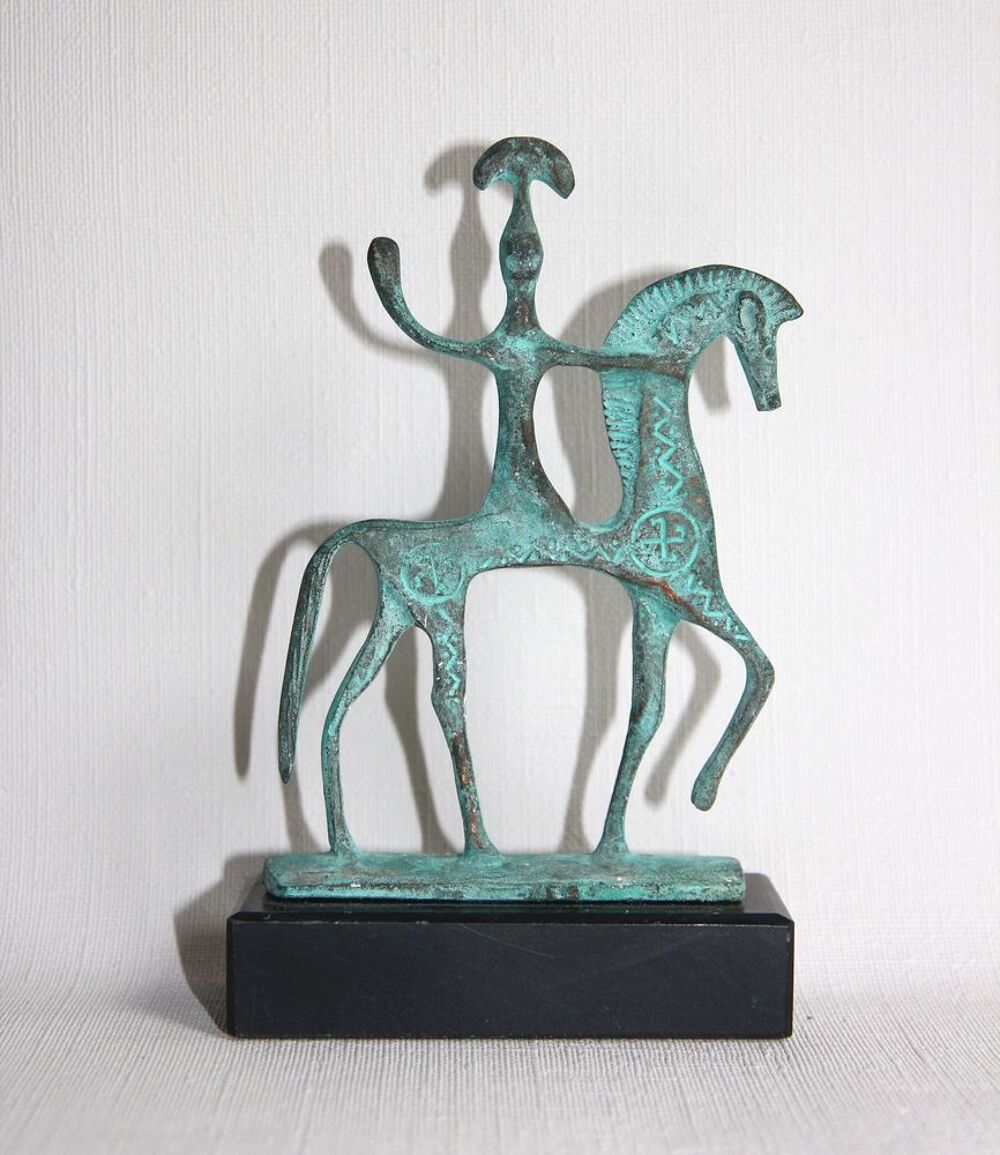 Sculpture cheval &eacute;trusque et cavalier en bronze patin&eacute; 