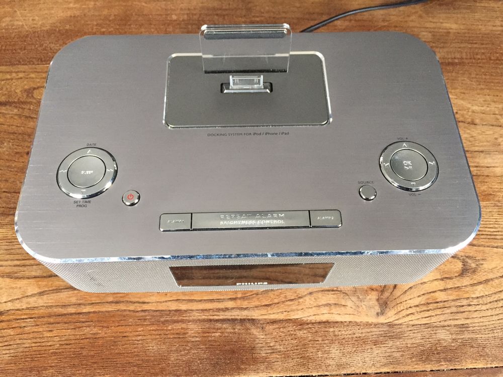 Radio R&eacute;veil pour iPad Téléphones et tablettes