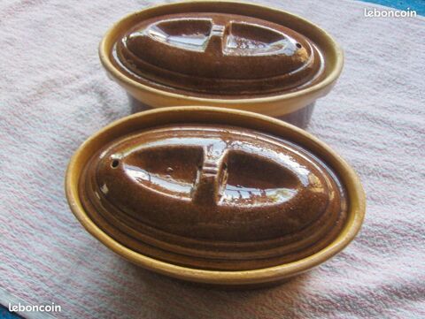 2 TERRINES ? Anciens plats en terre cuite
tr�s bon �tat ? 18 15 Sauchy-Cauchy (62)