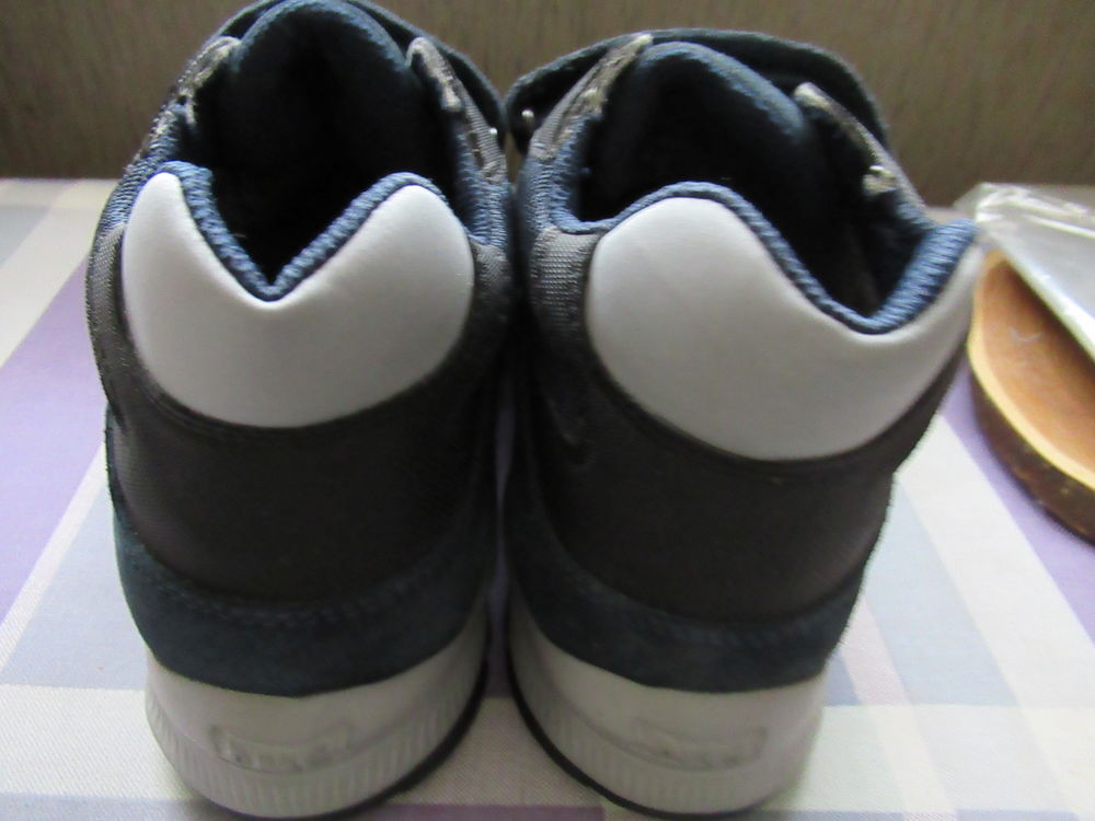 Chaussures Baskets Primigi Goretex pointure 39 Chaussures
