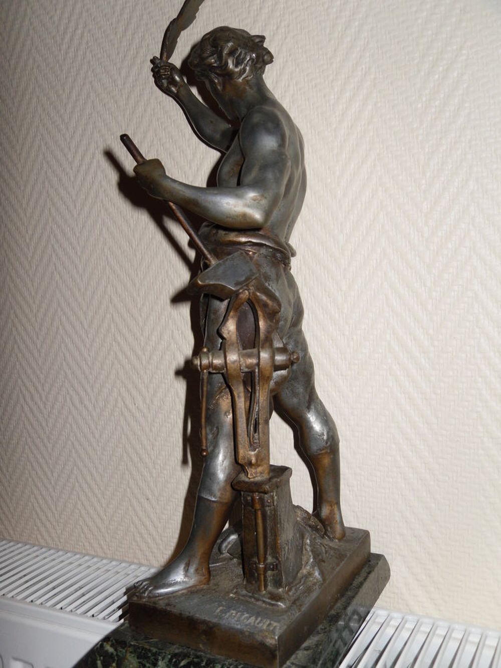 Statue R&eacute;gule fin 19e Forgeron E.Picault 43cm Décoration