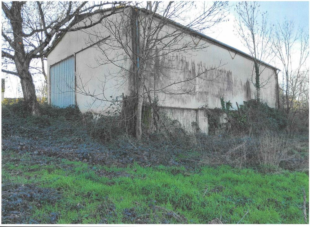 Vente Ferme Ferme à rénover entièrement + hangar +étable + terrains 