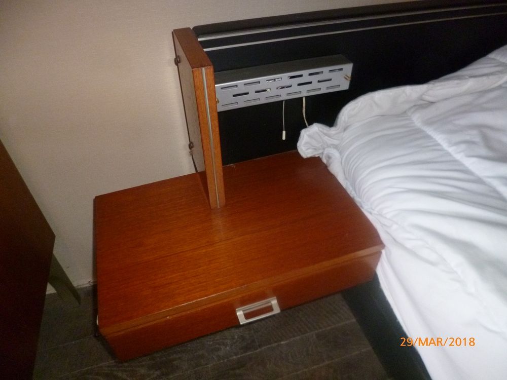lit teck 1960 1970 2 chevets avec lumiere incorporee Meubles