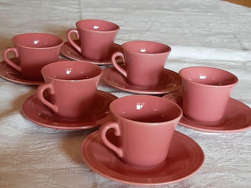 service &agrave; caf&eacute; LBP Magnet et 6 tasses &agrave; th&eacute; Cuisine