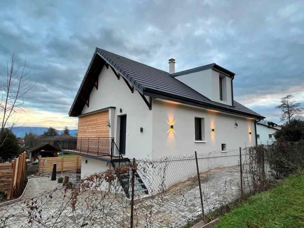 Location Maison Maison-appartement, 15 min Genève, type T5 133 m, 4 chambres Prévessin-moëns