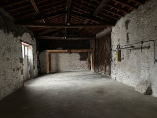  Parking / Garage  louer 80 m