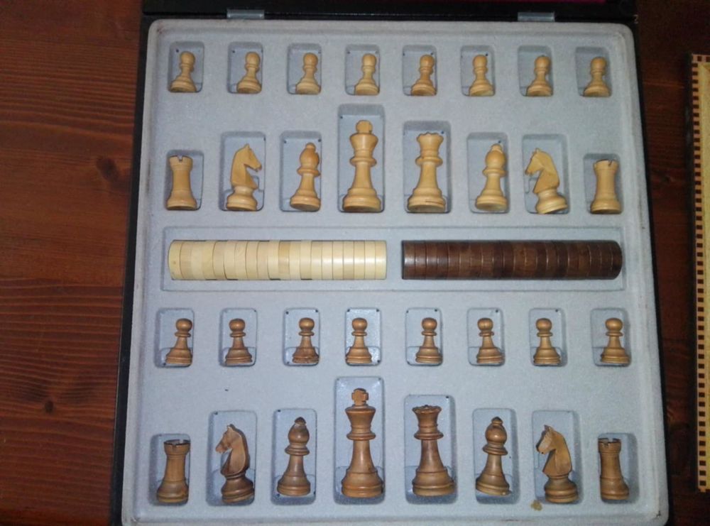 livre d &eacute;checs et &eacute;chiquier Jeux / jouets