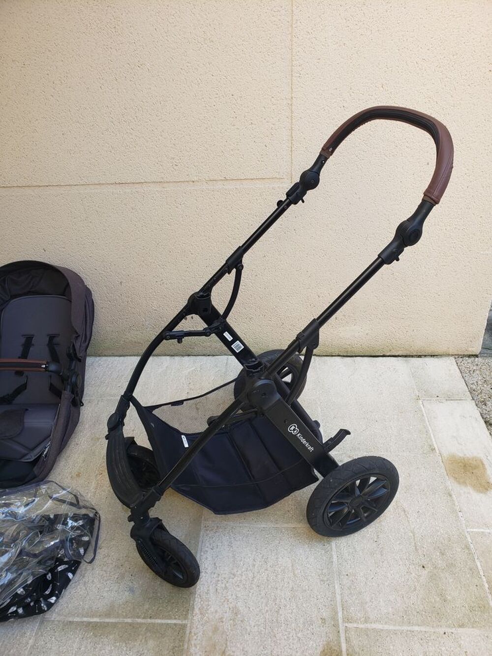 Poussette Kinderkraft 3 en 1 XMOOV avec si&egrave;ge auto + 2 pneus Puériculture