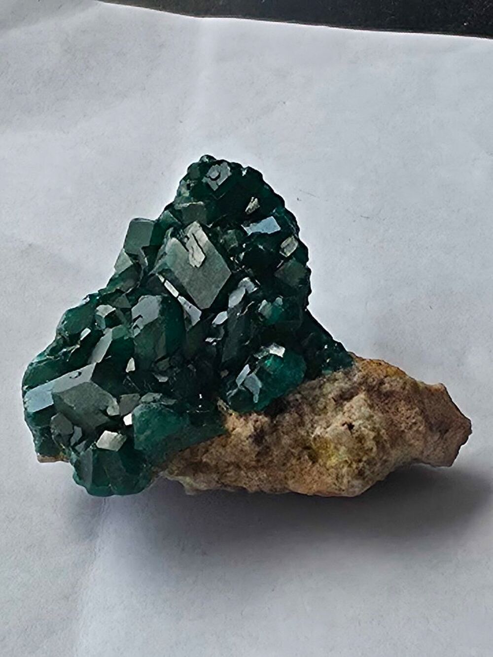 Magnifique Dioptase naturelle du Congo sur gangue-Katanga-26g 